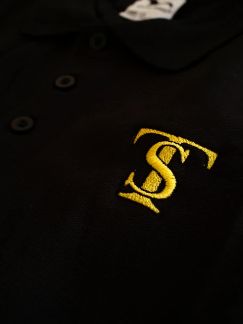 Broderie pe tricou polo corporate