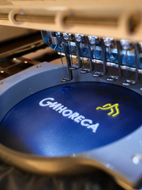 Broderie corporate pe camasa