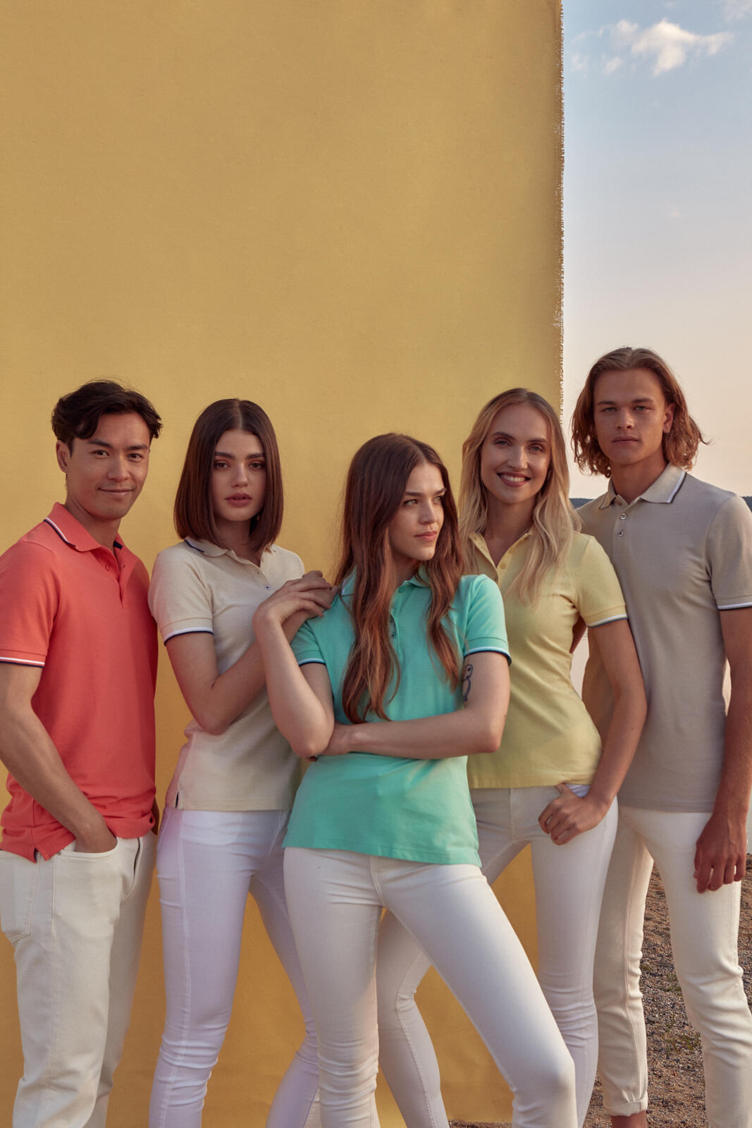 Broderie decorativa pe uniforma